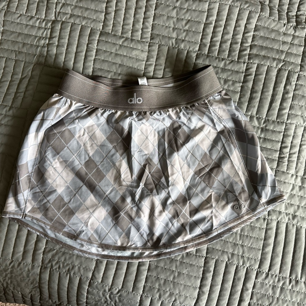 ALO Yoga Gray and White Mini Skirt